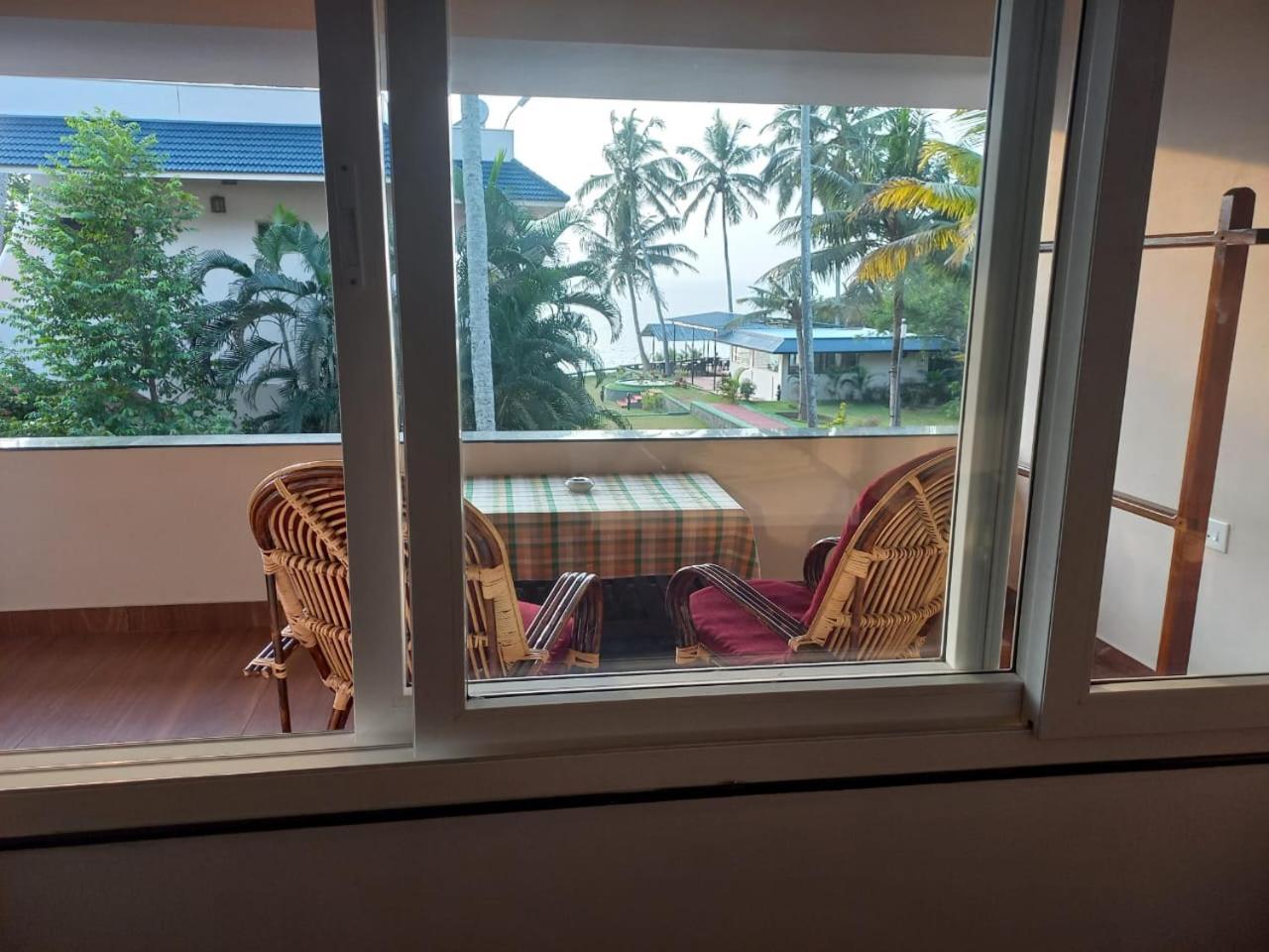 Seashore Beach Resort Варкала Екстериор снимка